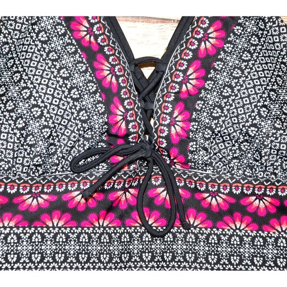 Kona Sol Black White Swimsuit Cut Out Back One Piece Size M V-Neck Floral Trim - Picture 5 of 11